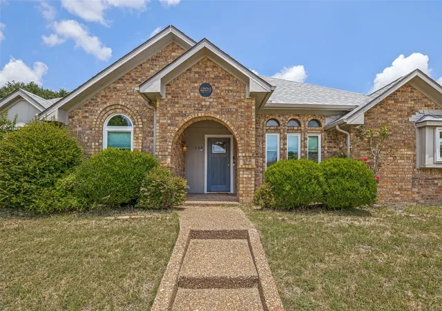 Photo 3 of Single family home for sale at 1209 Sandy Creek Dr, Allen, TX 75002 | MLS# 21307283 | Listing updated on 2026-09-17