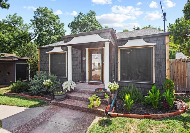 Photo 1 of Single family home for sale at 110 S Binkley St, Sherman, TX 75092 | MLS# 21303429 | Listing updated on 2026-08-22