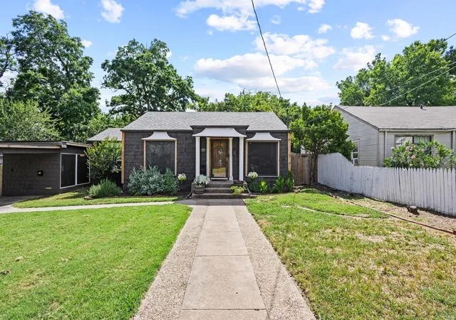 Photo 3 of Single family home for sale at 110 S Binkley St, Sherman, TX 75092 | MLS# 21303429 | Listing updated on 2026-08-22