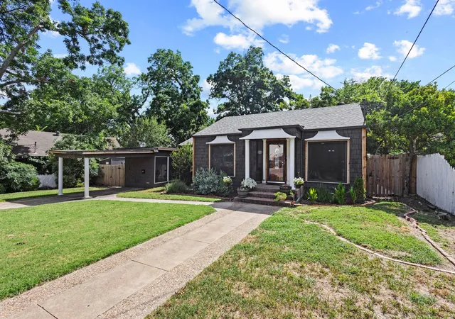 Photo 3 of Single family home for sale at 110 S Binkley St, Sherman, TX 75092 | MLS# 21303429 | Listing updated on 2026-08-22