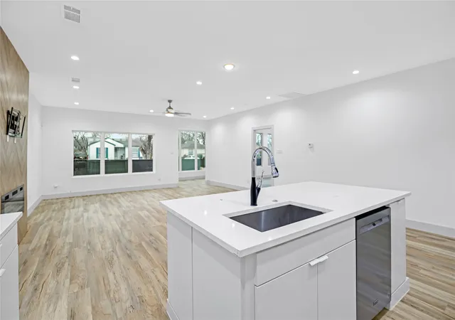 Photo 3 of Single family home for sale at 2606 Fordham Rd, Dallas, TX 75216 | MLS# 21307893 | Listing updated on 2026-08-30