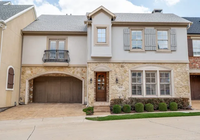 Photo 1 of Townhouse for sale at 919 Grail Maiden Ln, Lewisville, TX 75056 | MLS# 21301409 | Listing updated on 2026-08-29