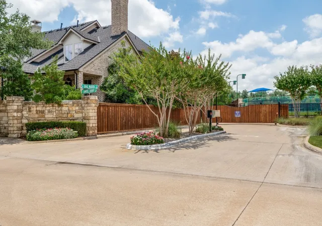 Photo 2 of Townhouse for sale at 919 Grail Maiden Ln, Lewisville, TX 75056 | MLS# 21301409 | Listing updated on 2026-08-29