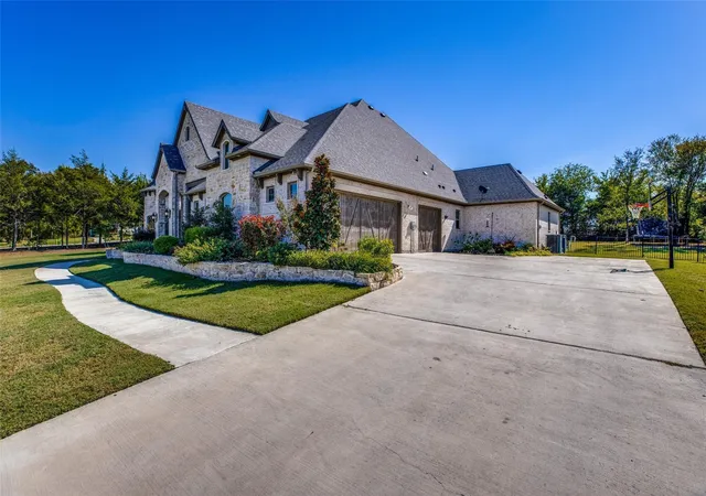 Photo 2 of Single family home for sale at 3037 Crossing Dr, Anna, TX 75409 | MLS# 21302539 | Listing updated on 2026-10-02