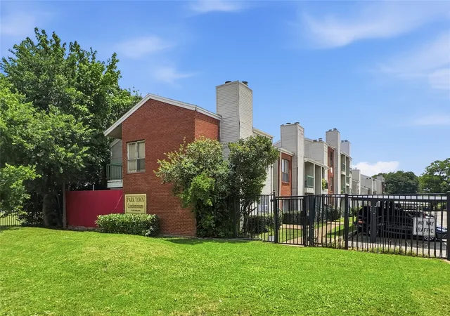 Homes for sale in Dallas, TX | 7126 Holly Hill Dr #210, Dallas, TX 75231 | MLS# 21307453