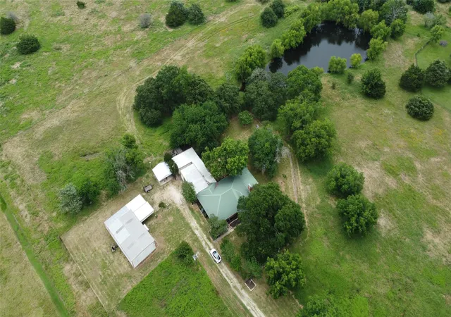 Photo 4 of Single family home for sale at 18692 County Road 334, Quinlan, TX 75474 | MLS# 21211860 | Listing updated on 2026-09-19