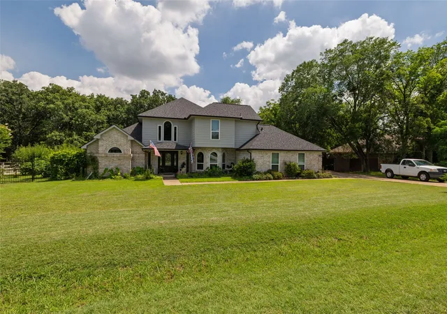 Photo 2 of Single family home for sale at 1530 Nightingale Cir, Keller, TX 76262 | MLS# 21304928 | Listing updated on 2026-09-24