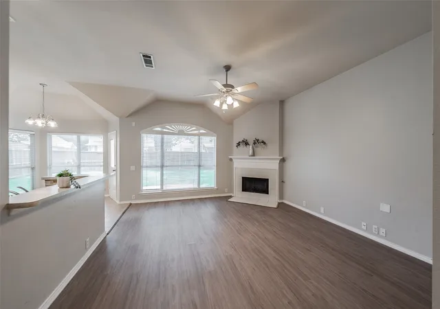 Photo 3 of Single family home for sale at 2900 Dunbar Dr, Mc Kinney, TX 75072 | MLS# 21307361 | Listing updated on 2026-10-05