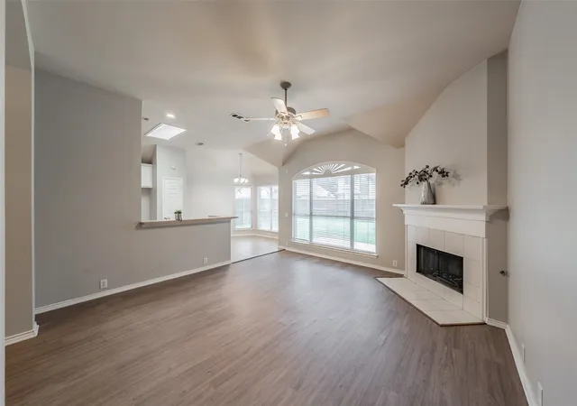 Photo 3 of Single family home for sale at 2900 Dunbar Dr, Mc Kinney, TX 75072 | MLS# 21307361 | Listing updated on 2026-10-05
