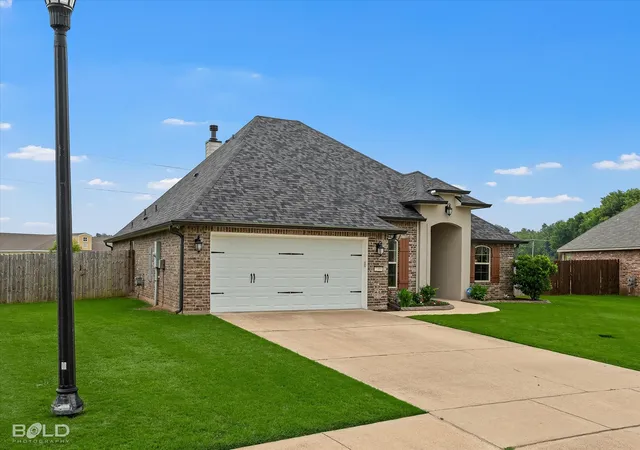 Photo 3 of Single family home for sale at 2389 Tallgrass Cir, Bossier City, LA 71111 | MLS# 21307991 | Listing updated on 2026-09-30