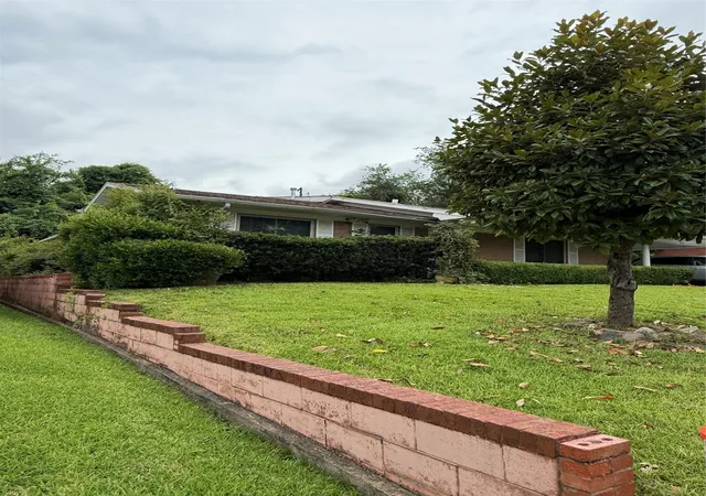 2nd image of 3113 Logan St, Shreveport, LA 71103 | MLS# 21305391