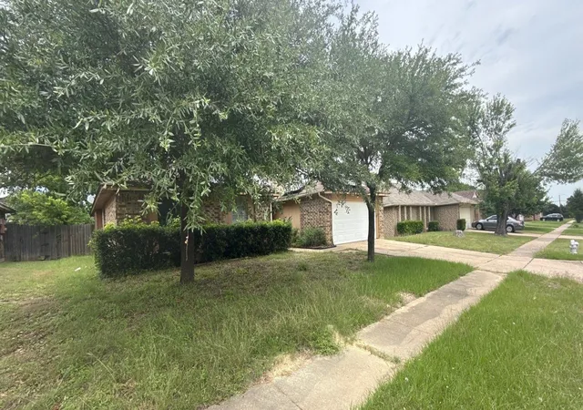 Homes for sale in Cedar Hill, TX | 914 Larue Dr, Cedar Hill, TX 75104 | MLS# 21306135