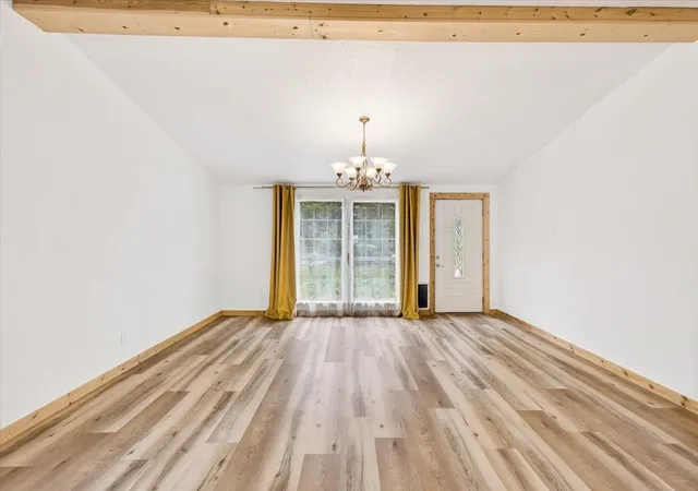 Photo 4 of Single family home for sale at 250 E Golden Oaks Dr, Mabank, TX 75156 | MLS# 21308030 | Listing updated on 2026-09-29