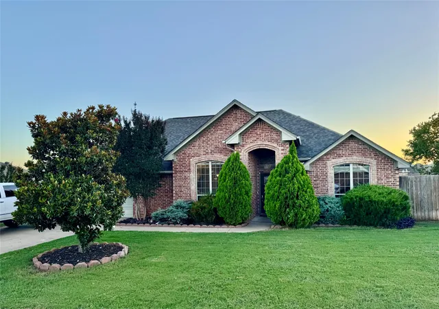 Photo 1 of Single family home for sale at 2942 Meandering Wy, Granbury, TX 76049 | MLS# 21307959 | Listing updated on 2026-10-03