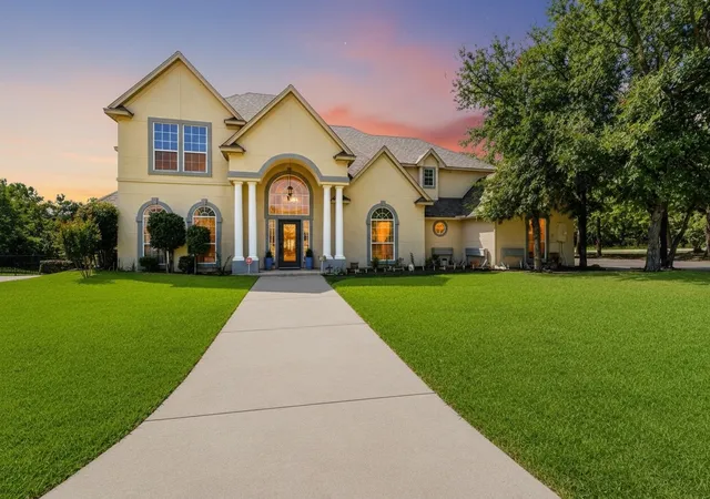 Photo 1 of Single family home for sale at 100 Manders Ct, Bridgeport, TX 76426 | MLS# 21307994 | Listing updated on 2026-09-15