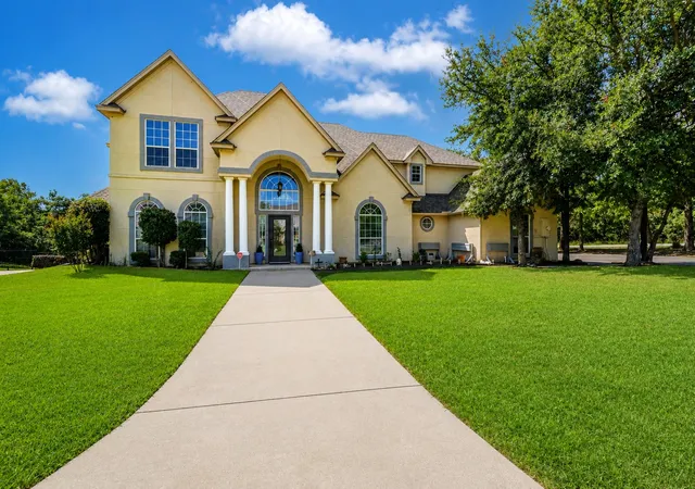 2nd image of 100 Manders Ct, Bridgeport, TX 76426 | MLS# 21307994