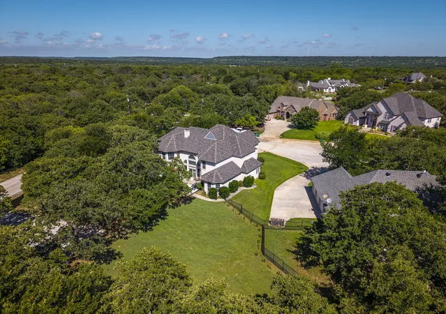 33rd image of 100 Manders Ct, Bridgeport, TX 76426 | MLS# 21307994