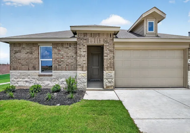 Photo 1 of Sale Pending at 313 Wayland St, Keene, TX 76059 | MLS# 21307184 | Listing updated on 2026-08-22