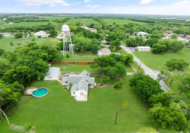 Photo 3 of Single family home for sale at 313 Chicken St, Celina, TX 75009 | MLS# 21307060 | Listing updated on 2026-08-22