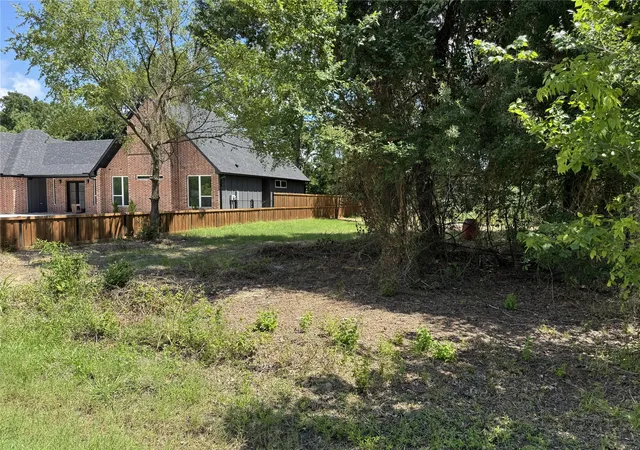 Homes for sale in Tool, TX | 204 Kanakoa Dr, Tool, TX 75143 | MLS# 21308041