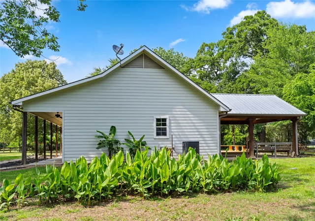 Photo 4 of Single family home for sale at 109 Rs County Road 3319, Emory, TX 75440 | MLS# 21308058 | Listing updated on 2026-08-30