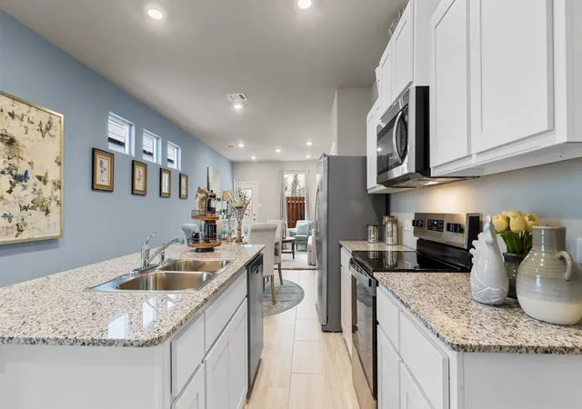 Photo 4 of Sale Pending at 3024 Maple Orchard Ln, Fort Worth, TX 76140 | MLS# 21307679 | Listing updated on 2026-08-22