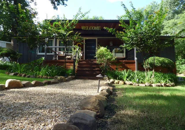 Photo 3 of Single family home for sale at 80 Louisiana Ave, Pottsboro, TX 75076 | MLS# 21307281 | Listing updated on 2026-09-05