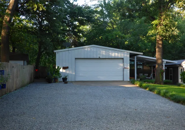 Photo 4 of Single family home for sale at 80 Louisiana Ave, Pottsboro, TX 75076 | MLS# 21307281 | Listing updated on 2026-09-05