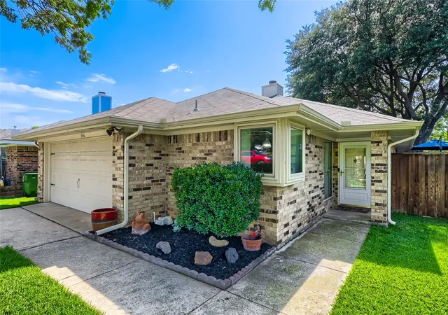 Photo 2 of Sale Pending at 946 S Old Orchard Ln, Lewisville, TX 75067 | MLS# 21308069 | Listing updated on 2026-07-27