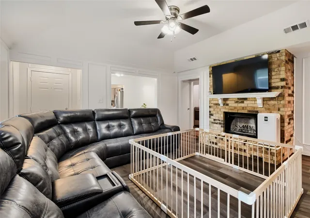 Photo 3 of Sale Pending at 946 S Old Orchard Ln, Lewisville, TX 75067 | MLS# 21308069 | Listing updated on 2026-07-27