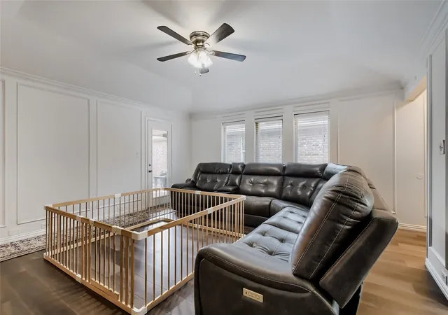 Photo 4 of Sale Pending at 946 S Old Orchard Ln, Lewisville, TX 75067 | MLS# 21308069 | Listing updated on 2026-07-27