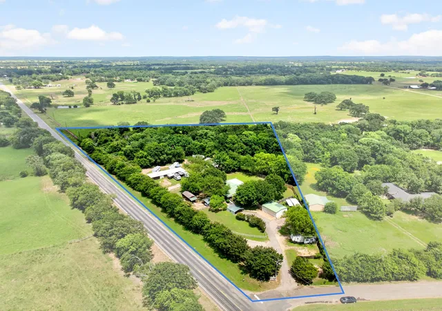 Photo 1 of Single family home for sale at 111 Vz County Road 2806, Mabank, TX 75147 | MLS# 21287658 | Listing updated on 2026-08-22