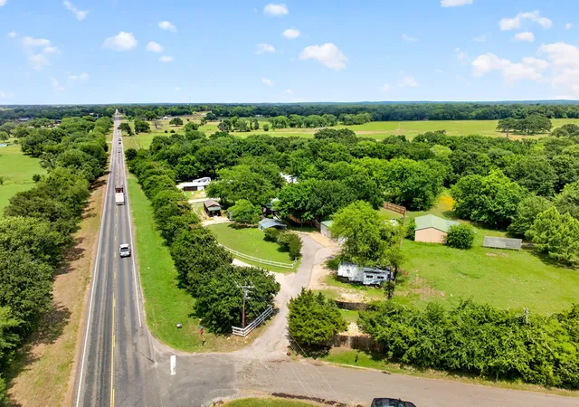 Photo 3 of Single family home for sale at 111 Vz County Road 2806, Mabank, TX 75147 | MLS# 21287658 | Listing updated on 2026-08-22