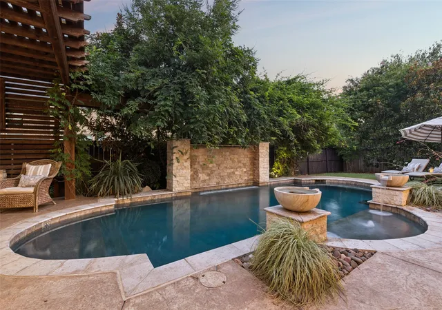 2nd image of 2206 Carrick Dr, Trophy Club, TX 76262 | MLS# 21305178