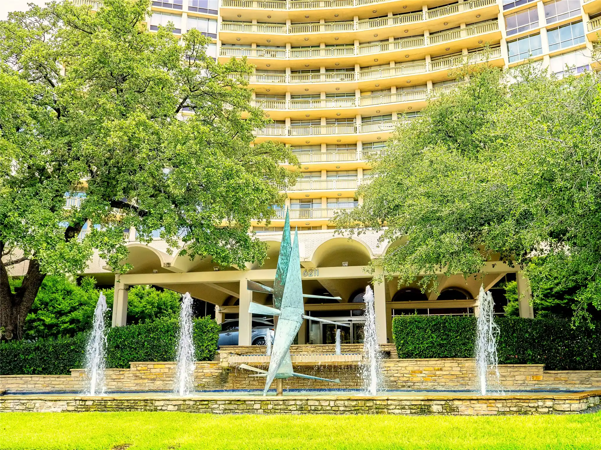 Photo 1 of Condo for sale at 6211 W Northwest Hwy #1501, Dallas, TX 75225 | MLS# 21307974 | Listing updated on 2026-10-27