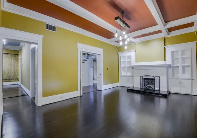 Photo 4 of Single family home for sale at 708 W Marvin Ave, Waxahachie, TX 75165 | MLS# 21308097 | Listing updated on 2026-09-29