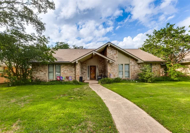 Photo 1 of Single family home for sale at 1203 Grinnell Dr, Richardson, TX 75081 | MLS# 21307780 | Listing updated on 2026-08-27