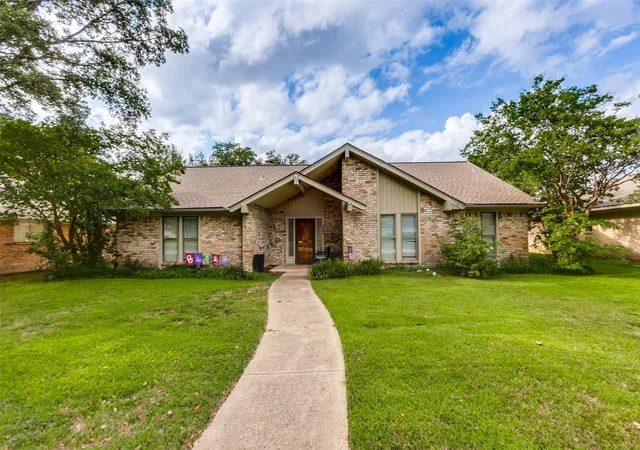 Photo 2 of Single family home for sale at 1203 Grinnell Dr, Richardson, TX 75081 | MLS# 21307780 | Listing updated on 2026-08-27