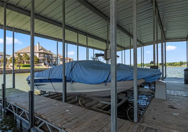 Photo 4 of Single family home for sale at 118 Marina Dr, Mabank, TX 75156 | MLS# 21305905 | Listing updated on 2026-08-22