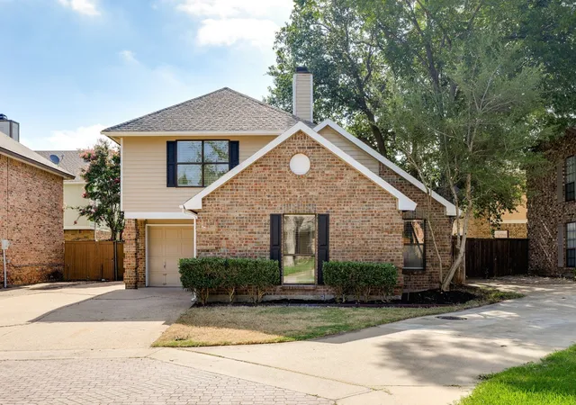 Homes for sale in Irving, TX | 200 Saddle Rock Ct, Irving, TX 75063 | MLS# 21305909