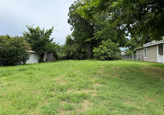 Photo 1 of Land for sale at 715 W Bond St, Denison, TX 75020 | MLS# 21308143 | Listing updated on 2026-08-22