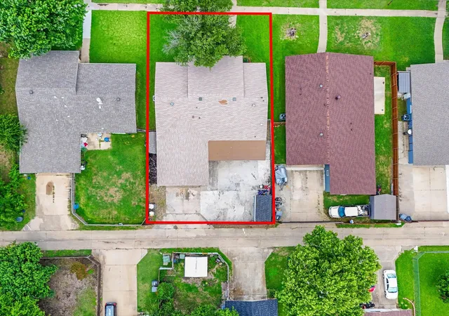 Photo 2 of Single family home for sale at 7232 Long Canyon Trl, Dallas, TX 75249 | MLS# 21308156 | Listing updated on 2026-09-20