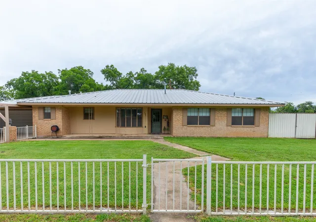 Homes for sale in Clyde, TX | 431 Kennedy St, Clyde, TX 79510 | MLS# 21308164