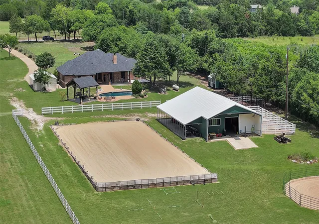 Land for sale at 411 N Oak Branch Rd, Waxahachie, TX 75167 | MLS# 21308163