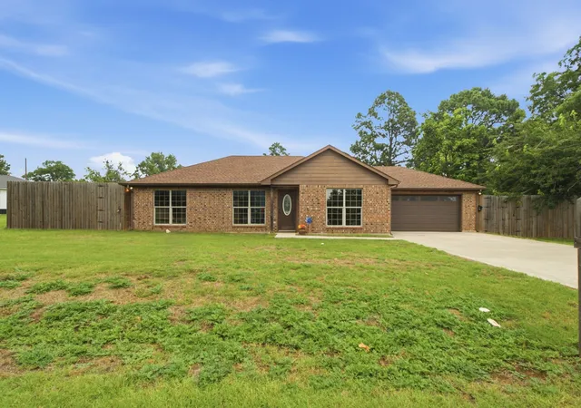 Homes for sale in Collinsville, TX | 315 Stone St, Collinsville, TX 76233 | MLS# 21303818