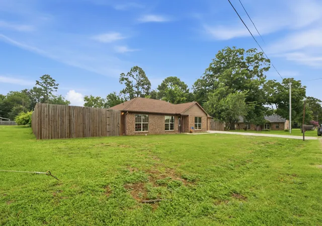 Homes for sale in Collinsville, TX | 315 Stone St, Collinsville, TX 76233 | MLS# 21303818