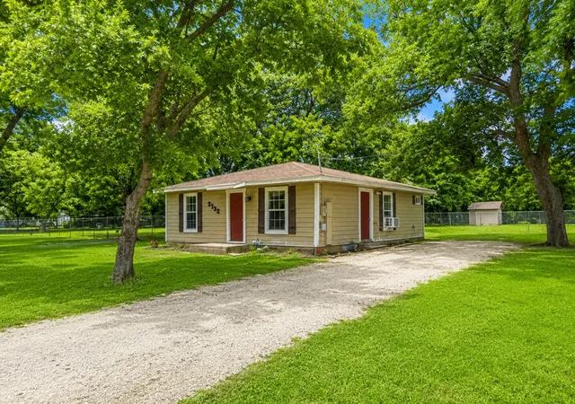 Homes for sale in Corsicana, TX | 2732 W Collin St, Corsicana, TX 75110 | MLS# 21308193