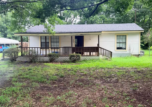 Photo 1 of Single family home for sale at 302 W Lamm St, Blue Ridge, TX 75424 | MLS# 21308203 | Listing updated on 2026-08-27