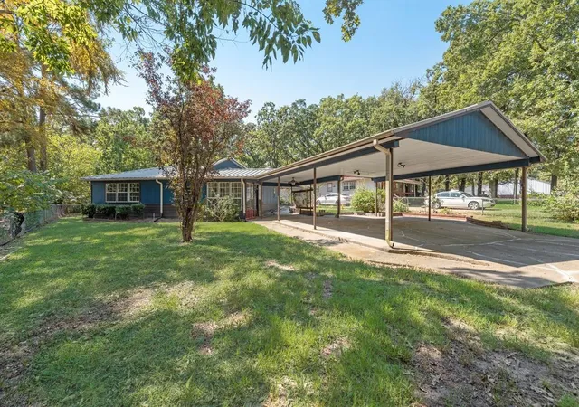 Homes for sale in Gun Barrel City, TX | 111 Dogwood Trl, Gun Barrel City, TX 75156 | MLS# 21308234