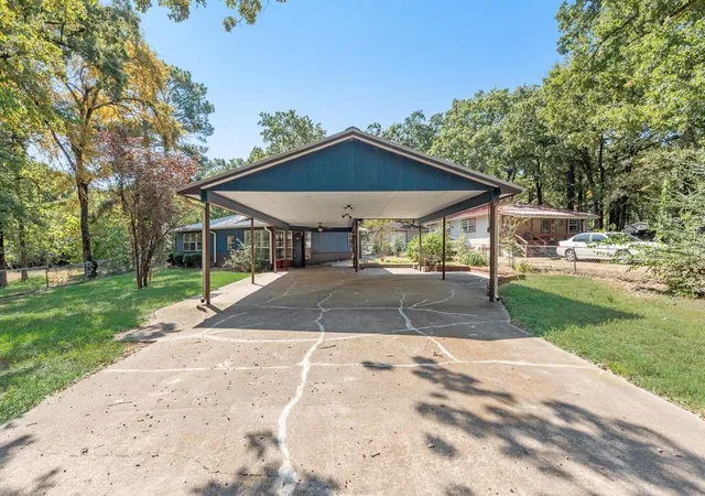 Homes for sale in Gun Barrel City, TX | 111 Dogwood Trl, Gun Barrel City, TX 75156 | MLS# 21308234